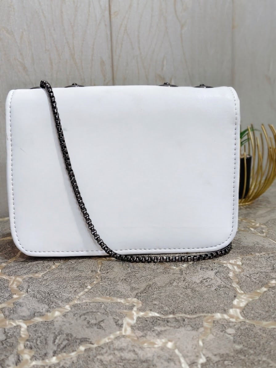 Elegant White Luxe Chain Shoulder Bag