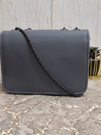 Elegant White Luxe Chain Shoulder Bag