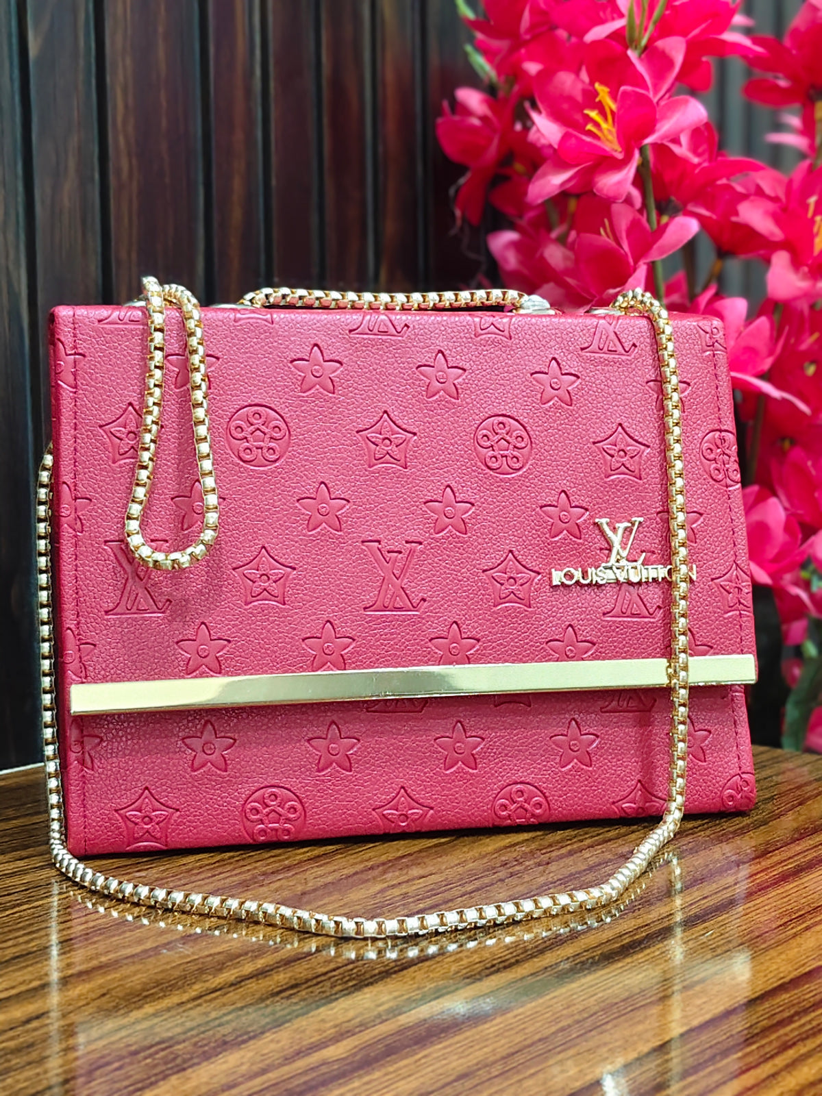 Elegant Embossed Luxe Chain Shoulder Bag