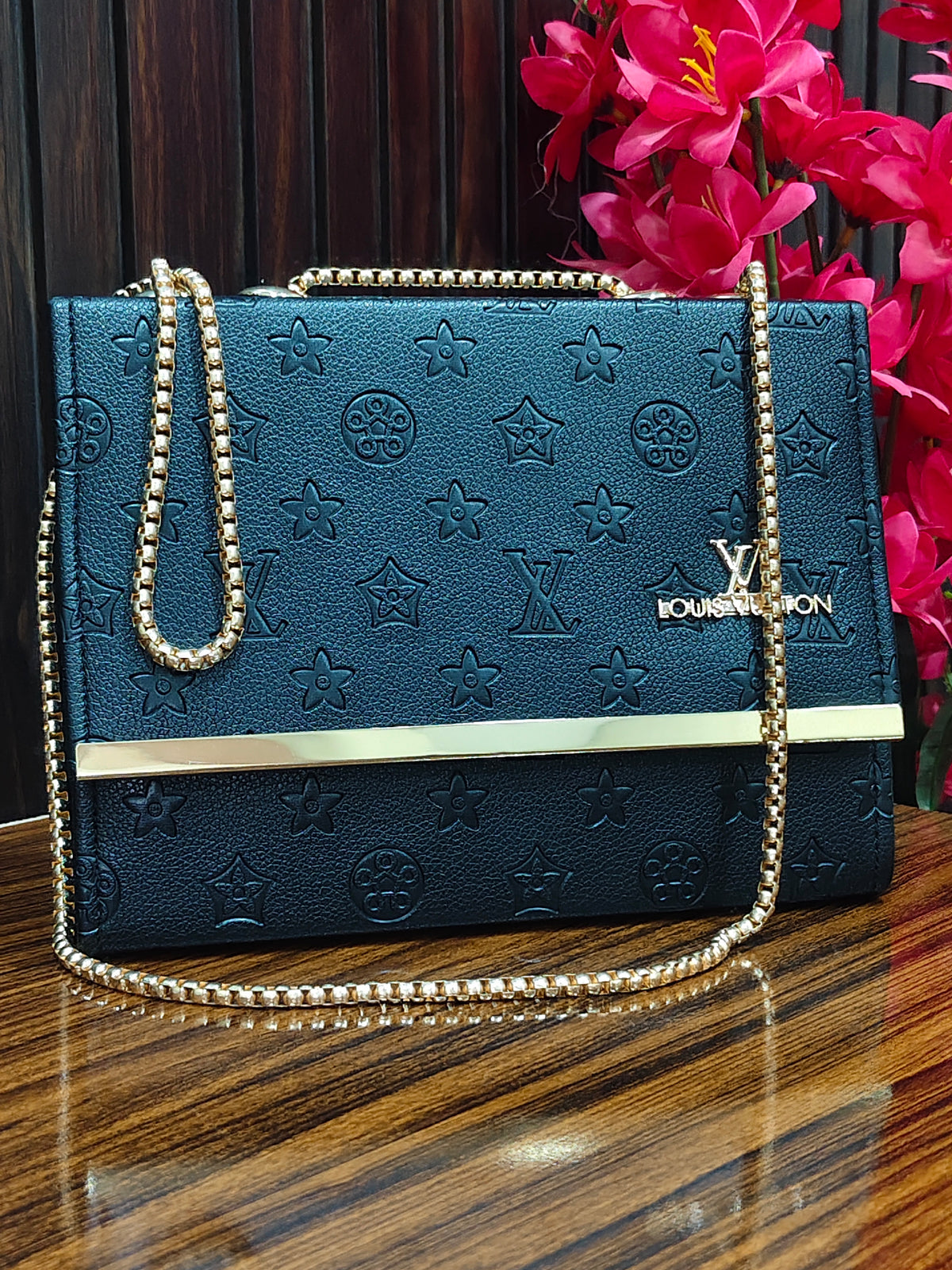 Elegant Embossed Luxe Chain Shoulder Bag