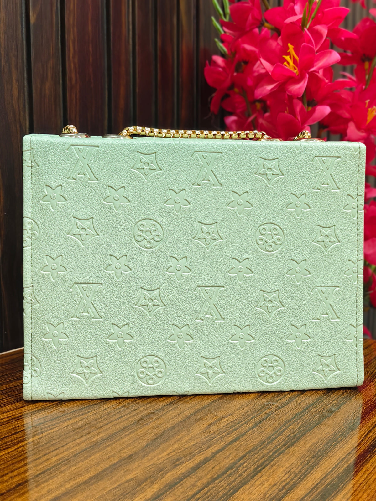 Elegant Embossed Luxe Chain Shoulder Bag