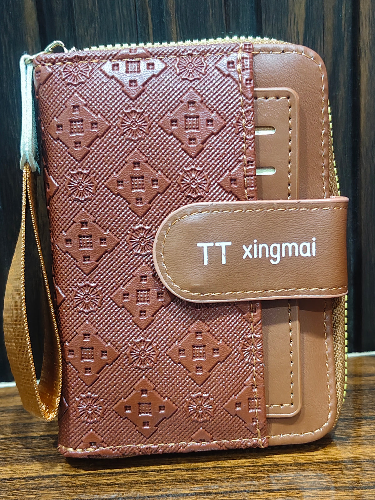 Elegant White embossed Wallet-Chic Patterned Women's Purse