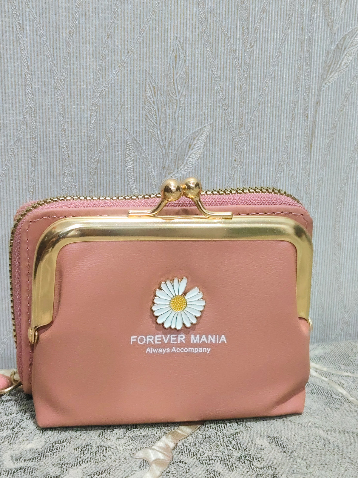 Elegant Tan Daisy Frame Wallet- Chic &Timeless Clutch Purse