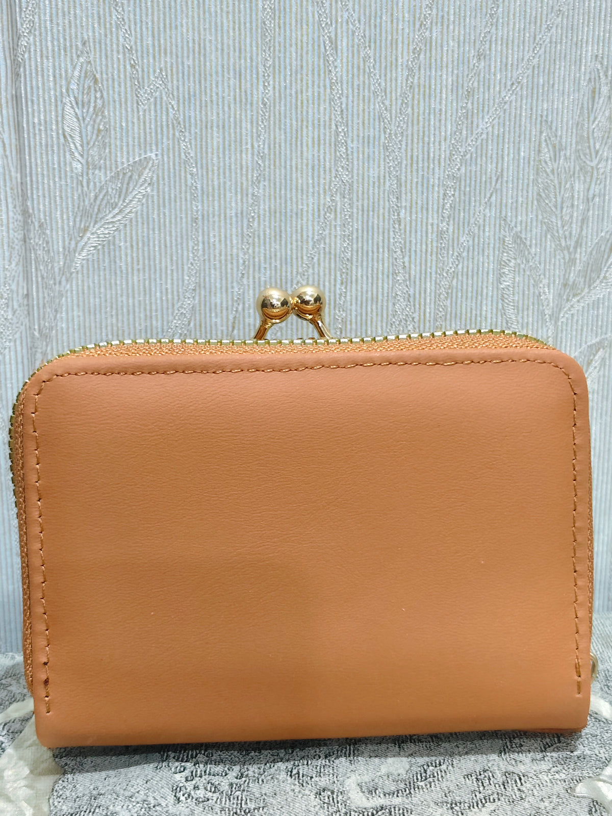 Elegant Tan Daisy Frame Wallet- Chic &Timeless Clutch Purse
