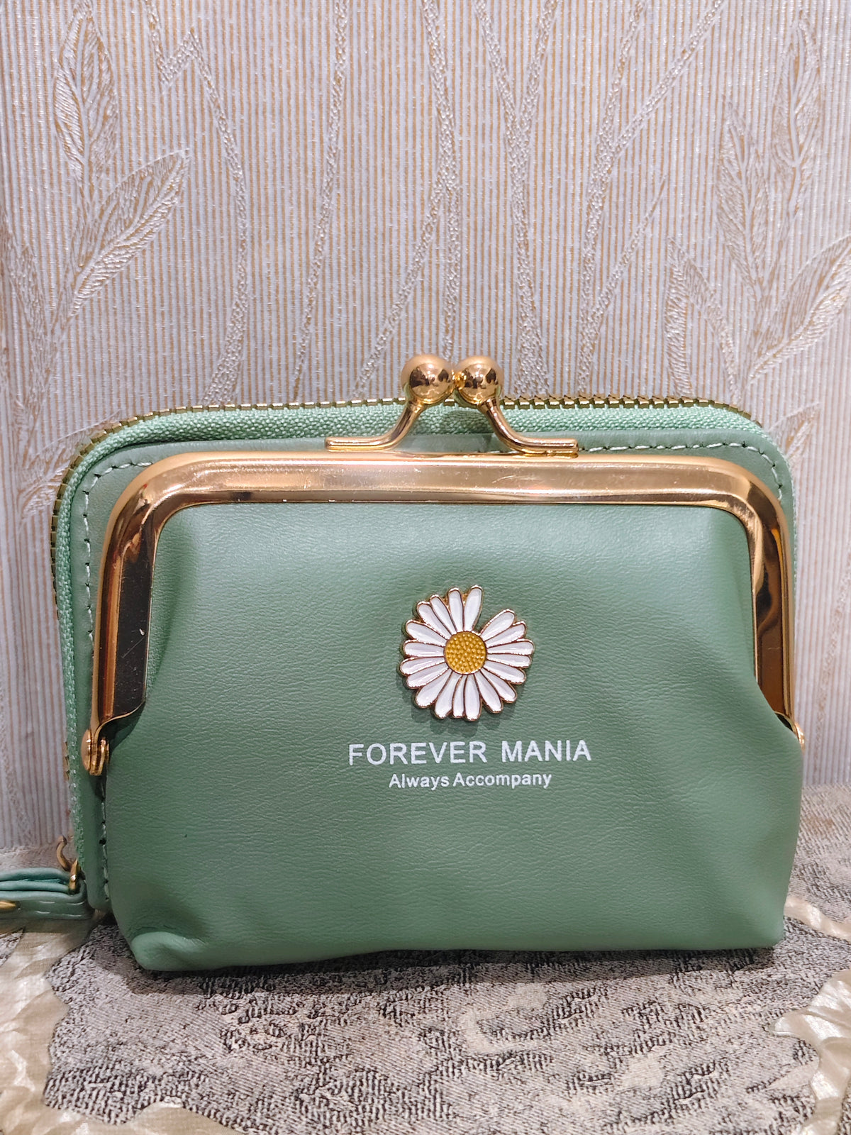 Elegant Tan Daisy Frame Wallet- Chic &Timeless Clutch Purse