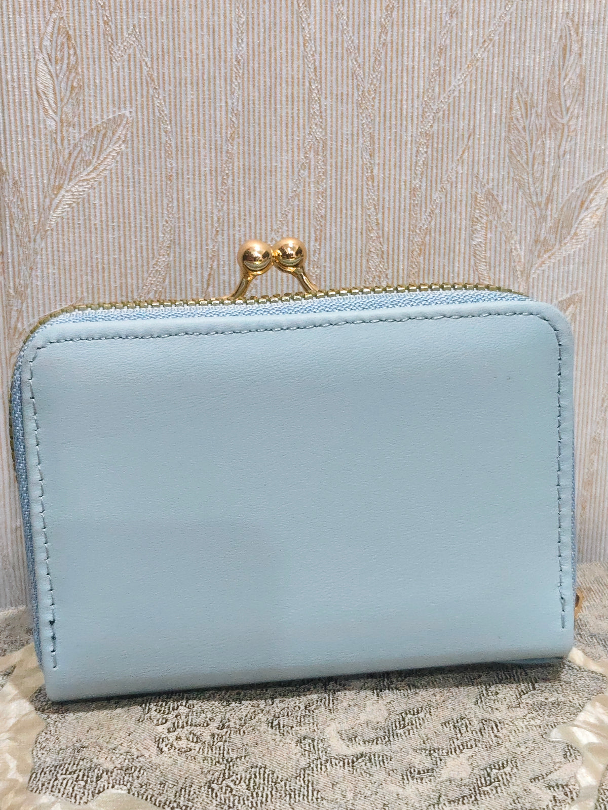 Elegant Tan Daisy Frame Wallet- Chic &Timeless Clutch Purse