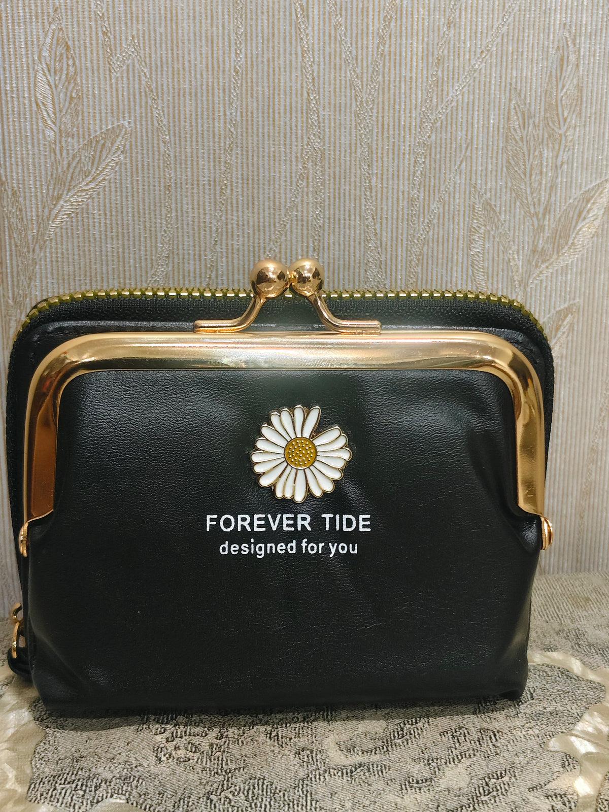 Elegant Tan Daisy Frame Wallet- Chic &Timeless Clutch Purse