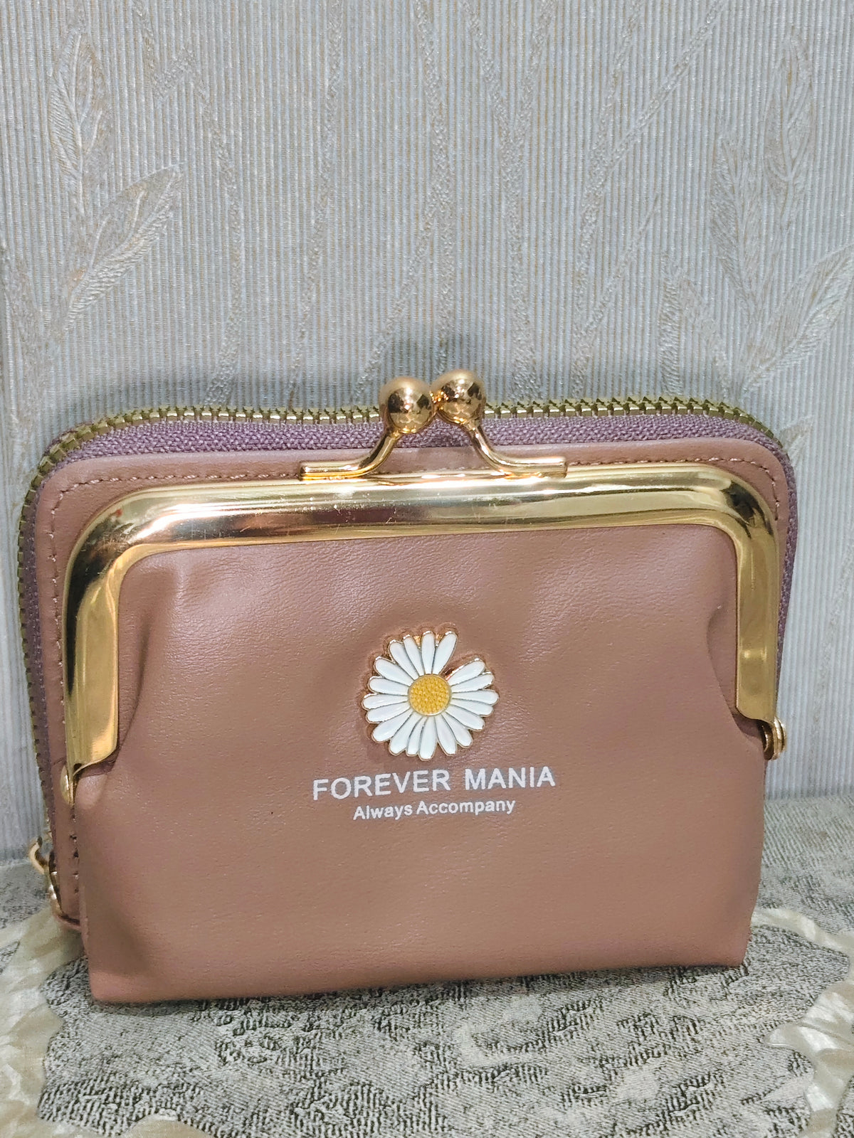 Elegant Tan Daisy Frame Wallet- Chic &Timeless Clutch Purse
