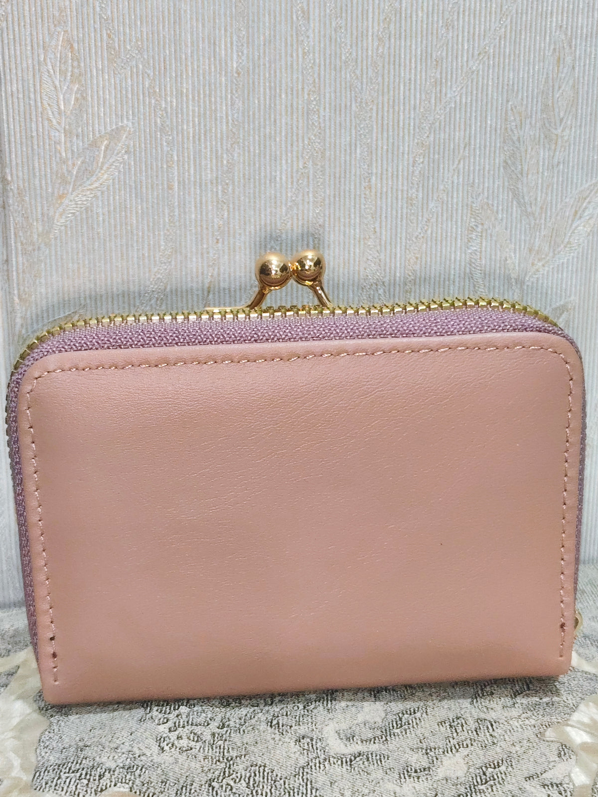 Elegant Tan Daisy Frame Wallet- Chic &Timeless Clutch Purse