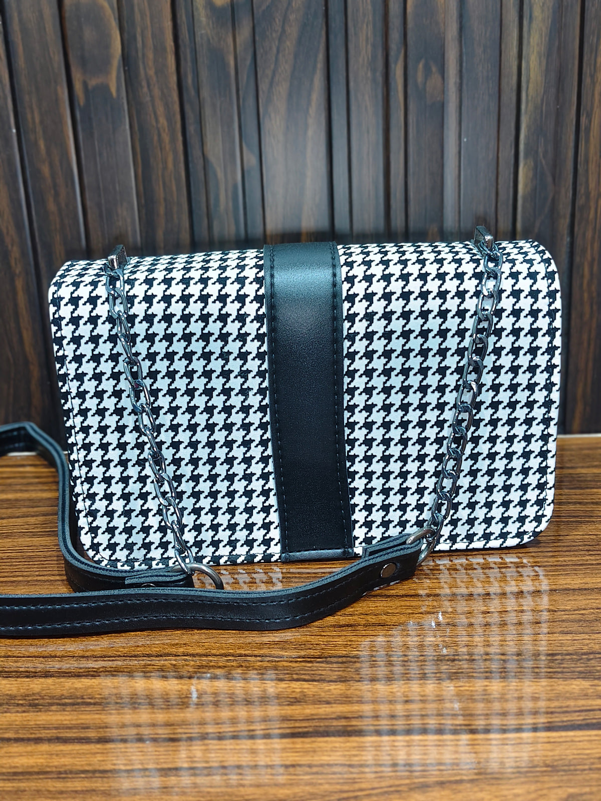 Elegant Houndstooth Chain Shoulder Bag